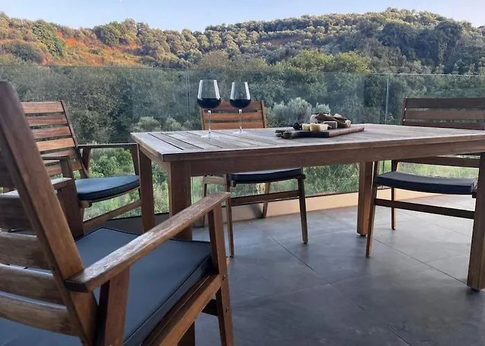 Ek Ornelakis, Luxury Country House With Jacuzzi